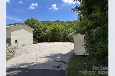 422 US Highway 19E Highway, Spruce Pine, NC 28777 - Photo 16