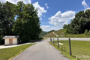 422 US Hwy 19E Hwy, Spruce Pine, NC 28777 - Photo 18