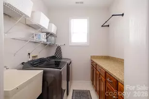8929 Carneros Creek Rd, Charlotte, NC 28214 - Photo 32