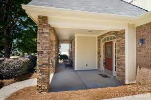 8929 Carneros Creek Rd, Charlotte, NC 28214 - Photo 4
