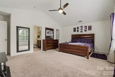 9424 Quilting Bee Lane, Charlotte, NC 28216 - Photo 10