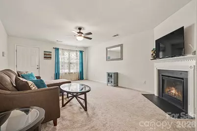 9424 Quilting Bee Lane, Charlotte, NC 28216 - Photo 6