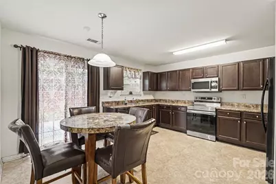 9424 Quilting Bee Lane, Charlotte, NC 28216 - Photo 8