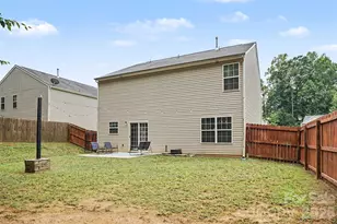 9424 Quilting Bee Lane, Charlotte, NC 28216 - Photo 18