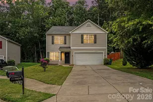 9424 Quilting Bee Lane, Charlotte, NC 28216 - Photo 2