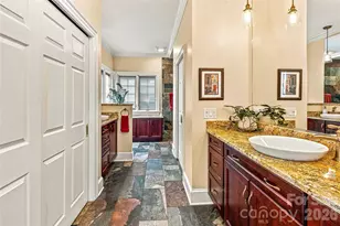 11 Tiverton Ln, Asheville, NC 28803 - Photo 16