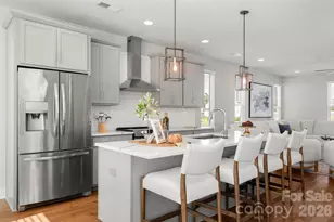 2104 Bryant Park Dr, Charlotte, NC 28208 - Photo 2