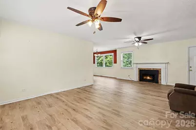 217 Oakwood Avenue, York, SC 29745 - Photo 4