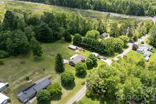 1424 Bear Creek Rd, Bakersville, NC 28705 - Photo 34