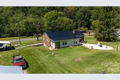 1424 Bear Creek Road, Bakersville, NC 28705 - Photo 8