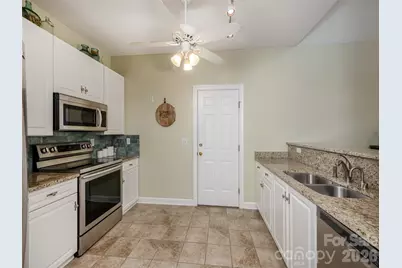 171 Ashefield Court, Hendersonville, NC 28791 - Photo 16