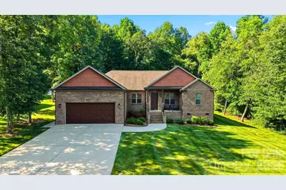 2630 36th Avenue NE, Hickory, NC 28601 - Photo 2