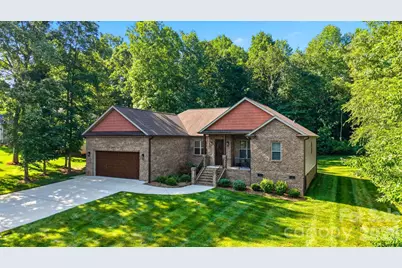 2630 36th Avenue NE, Hickory, NC 28601 - Photo 1