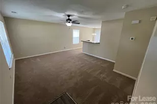 10636 Greatford Ct, Charlotte, NC 28215 - Photo 4