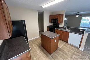 10636 Greatford Ct, Charlotte, NC 28215 - Photo 6
