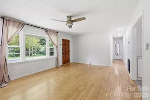 31 Edwards St, Waynesville, NC 28786 - Photo 6