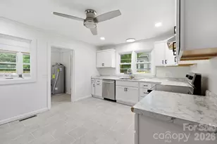 31 Edwards St, Waynesville, NC 28786 - Photo 8