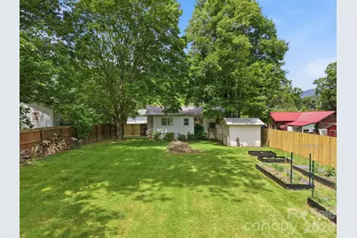 31 Edwards Street, Waynesville, NC 28786 - Photo 32