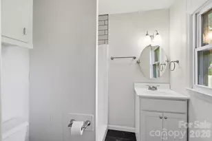 31 Edwards St, Waynesville, NC 28786 - Photo 14