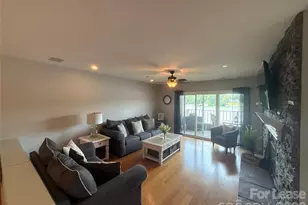 9817 Emerald Point Dr, Charlotte, NC 28278 - Photo 8