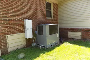 704 Craig St, Cherryville, NC 28021 - Photo 2
