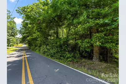 742 Hiawassee Avenue, Black Mountain, NC 28711 - Photo 2