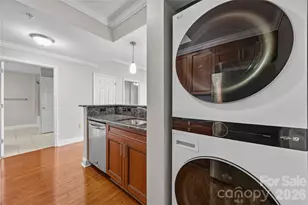 300 W 5th St, Charlotte, NC 28202 - Photo 24