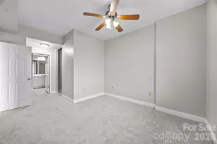 300 W 5th St, Charlotte, NC 28202 - Photo 16