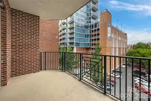 300 W 5th St, Charlotte, NC 28202 - Photo 30