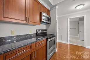 300 W 5th St, Charlotte, NC 28202 - Photo 26