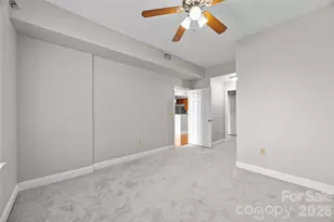 300 W 5th St, Charlotte, NC 28202 - Photo 18