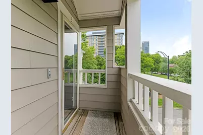 212 W 10th Street #3, Charlotte, NC 28202 - Photo 2