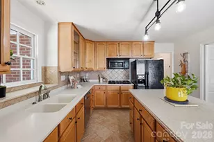 3635 Severn Ave, Charlotte, NC 28210 - Photo 10
