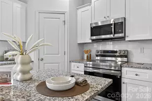 2817 17 St Ct NE, Hickory, NC 28601 - Photo 10