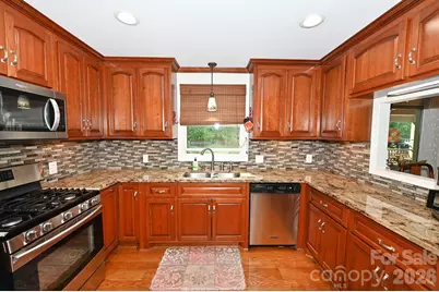 3021 Cedar Crest Drive, Lenoir, NC 28645 - Photo 10