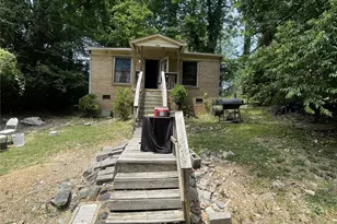 4025 Plato Cir, Charlotte, NC 28208 - Photo 2