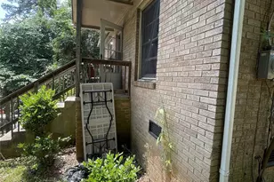 4025 Plato Cir, Charlotte, NC 28208 - Photo 14