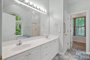 36 Poplar Creek Dr, Asheville, NC 28805 - Photo 16