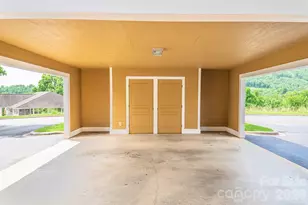 102 Rough Point Ct, Asheville, NC 28806 - Photo 8