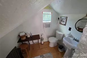 38 Lloyd Barnwell Rd, Hendersonville, NC 28792 - Photo 22