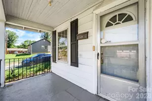 115 Brackett St, Morganton, NC 28655 - Photo 2
