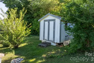 115 Brackett St, Morganton, NC 28655 - Photo 24
