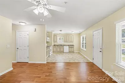 318 N Pryor Street, Gastonia, NC 28052 - Photo 6
