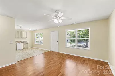 318 N Pryor Street, Gastonia, NC 28052 - Photo 4