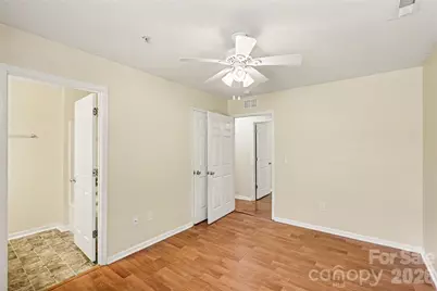 318 N Pryor Street, Gastonia, NC 28052 - Photo 12