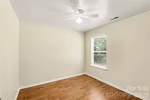 318 N Pryor St, Gastonia, NC 28052 - Photo 10