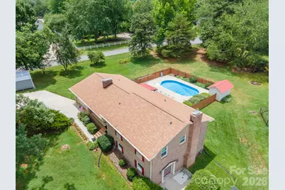 201 Wellington Drive, Lincolnton, NC 28092 - Photo 1