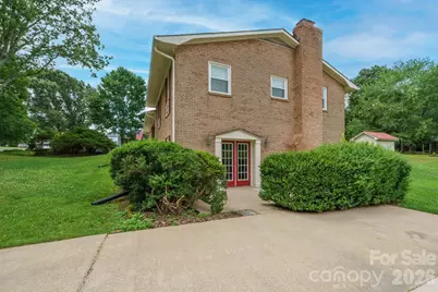 201 Wellington Drive, Lincolnton, NC 28092 - Photo 8
