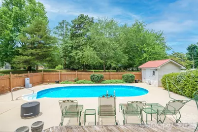 201 Wellington Drive, Lincolnton, NC 28092 - Photo 12