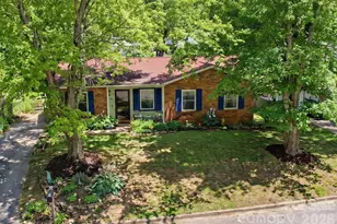 102 Wicklow Dr, Asheville, NC 28806 - Photo 2